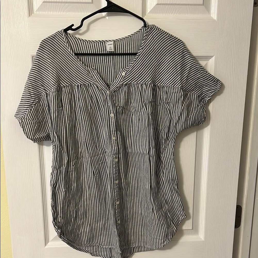 Old Navy Black and White Flutter Sleeve Button Down Shirt